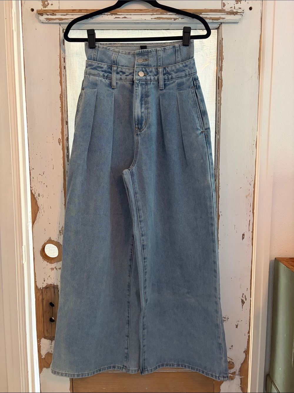 Cider Light Blue Wide-Leg High-Rise Jeans with Front Pleats
